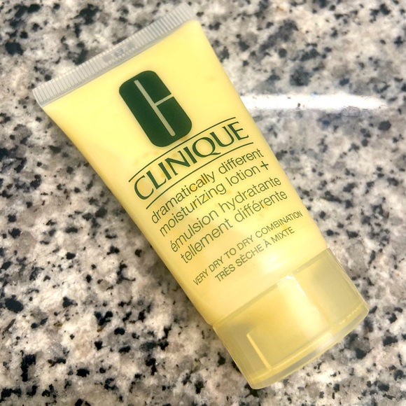 Clinique Dramatically Different Moisturizing Lotion+™ — Brand New 1 FL - Picture 1 of 2